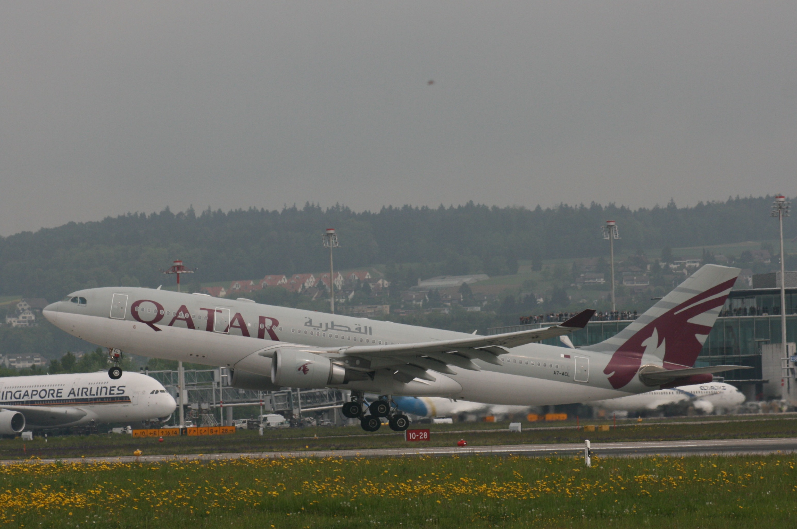 PH-AJU Douglas DC-2 A7-ACL A330-202 Qatar AW ZRH 21.10.2018