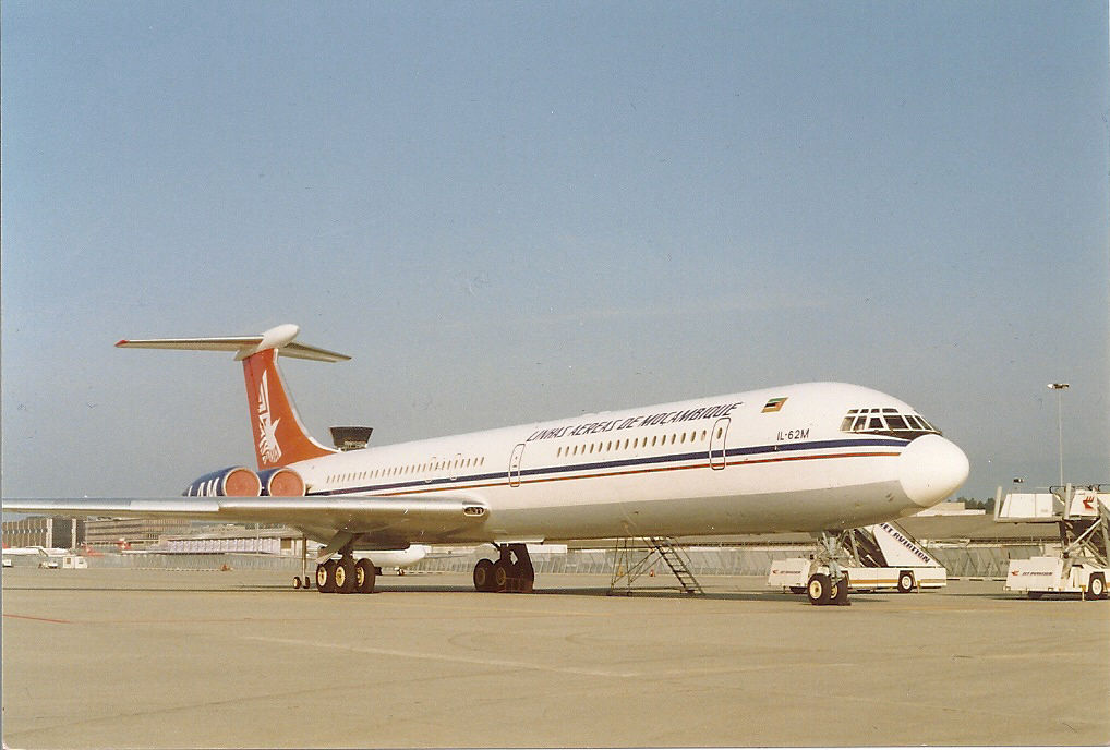 C9-BAE Il-62 L.A.Mocambique 