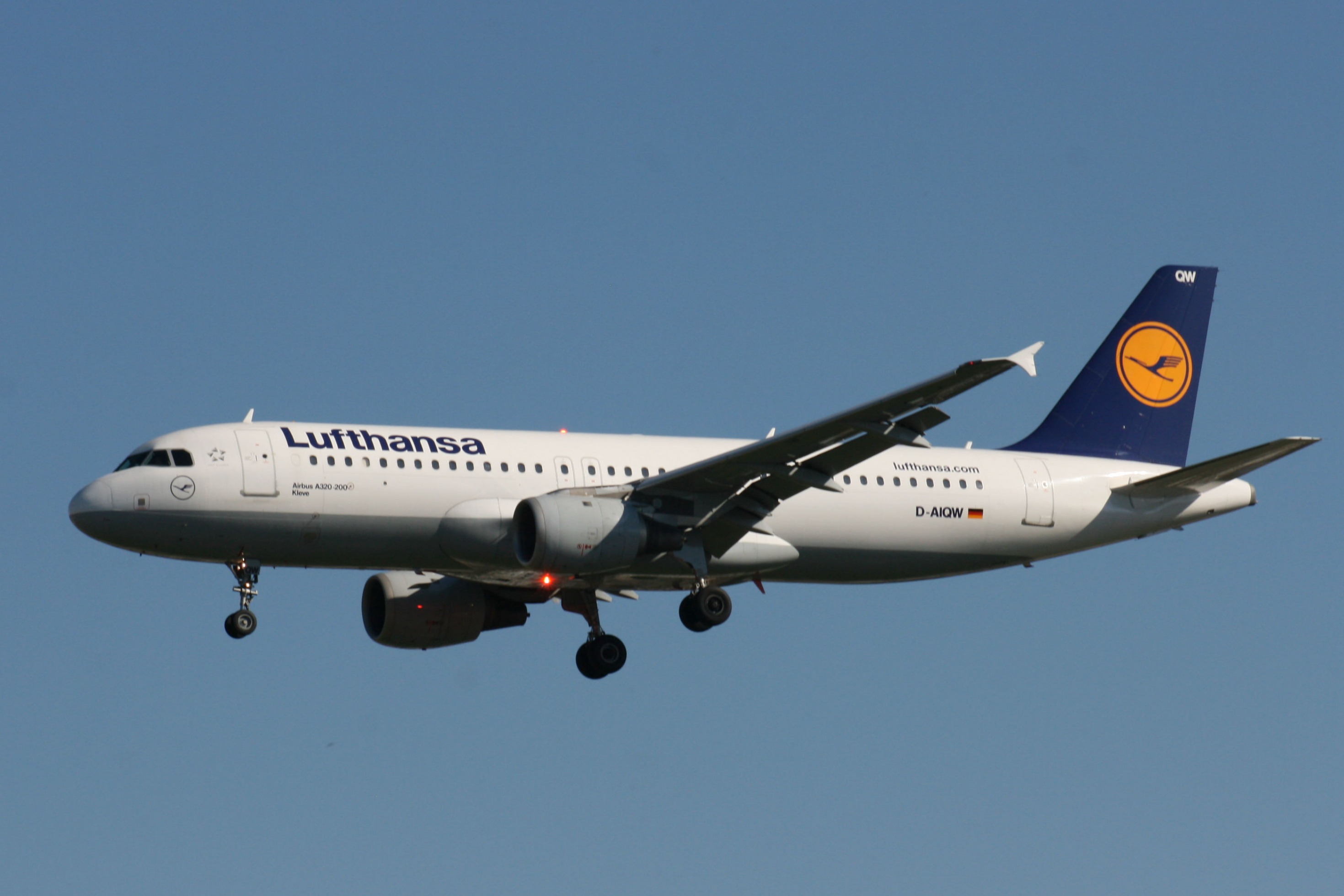 PH-AJU Douglas DC-2 D-AIQW A320-211 Lufthansa GVA 08.2010