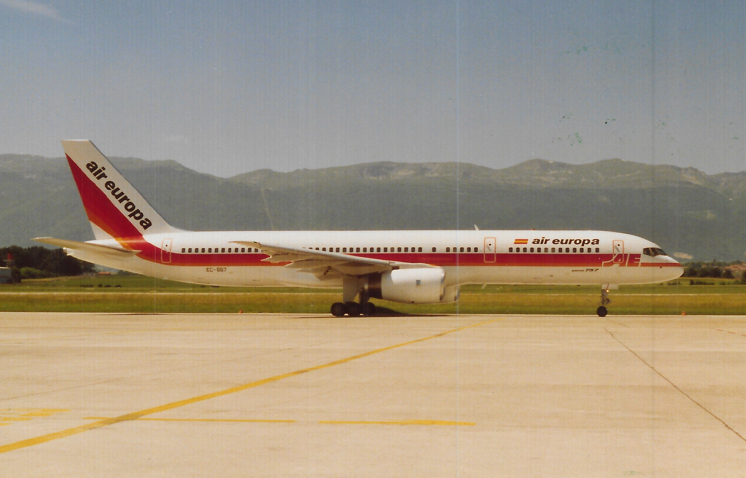 PH-AJU Douglas DC-2 EC-667 B.757 Air Europa GVA jul 91