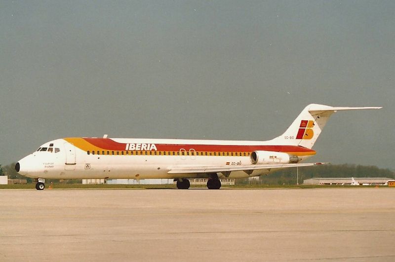 PH-AJU Douglas DC-2 EC-BIO DC-9-32 IBERIA GVA Mai 91