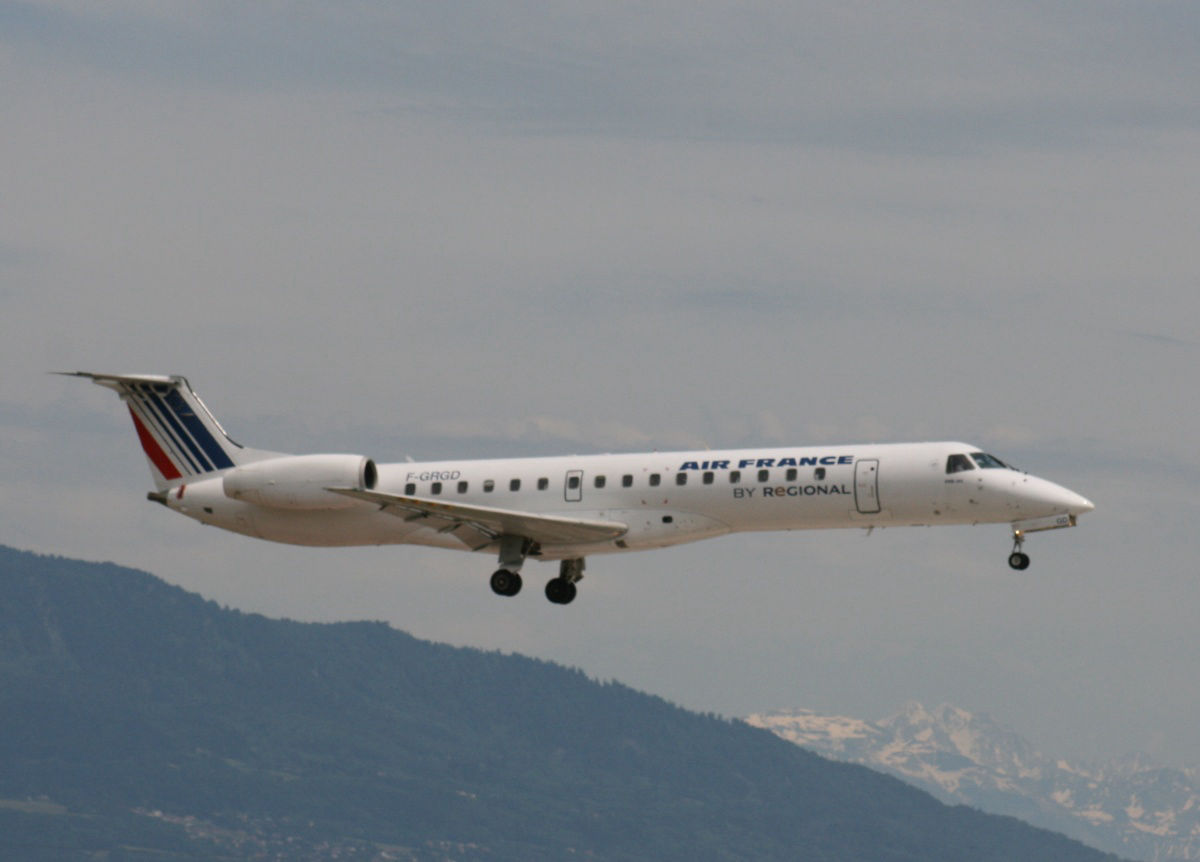 PH-AJU Douglas DC-2 F-GRGD Embraer ERJ-145EP AIr France GVA 14.06.2009