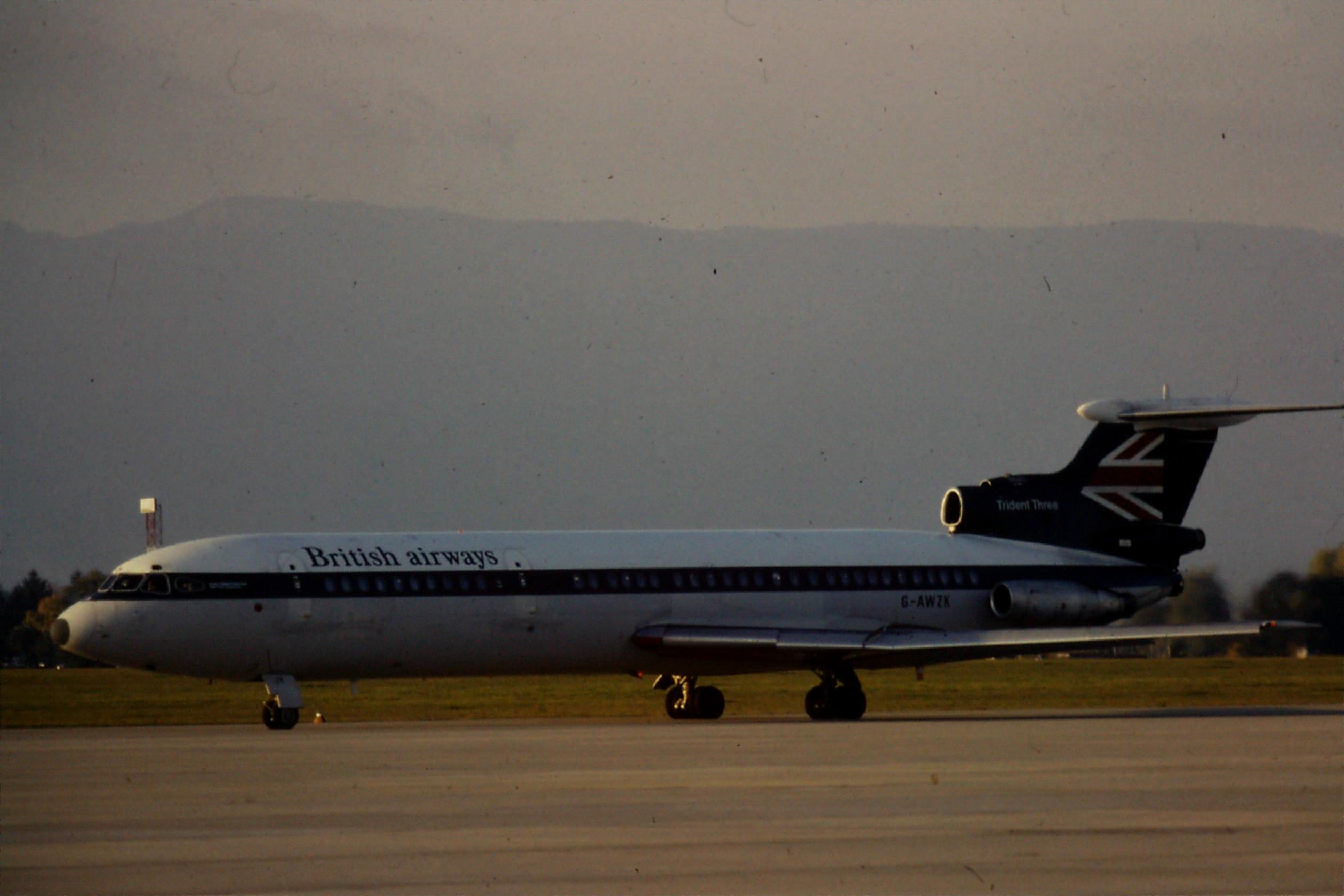 G-AWZK HS-121 Trident British 