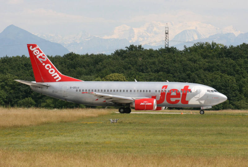 G-CELU B737-377 msn 23657 JET2 GVA 14.6.2009