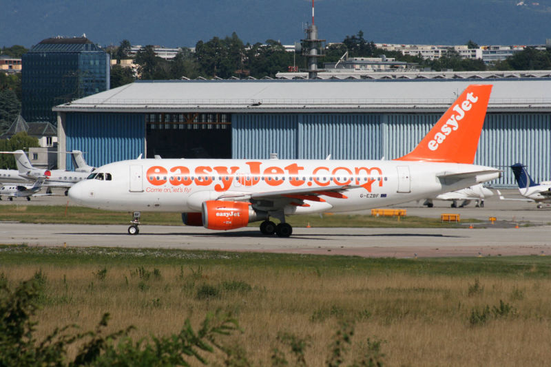 G-EZBF A319-111 Easyjet GVA 7.8.2010