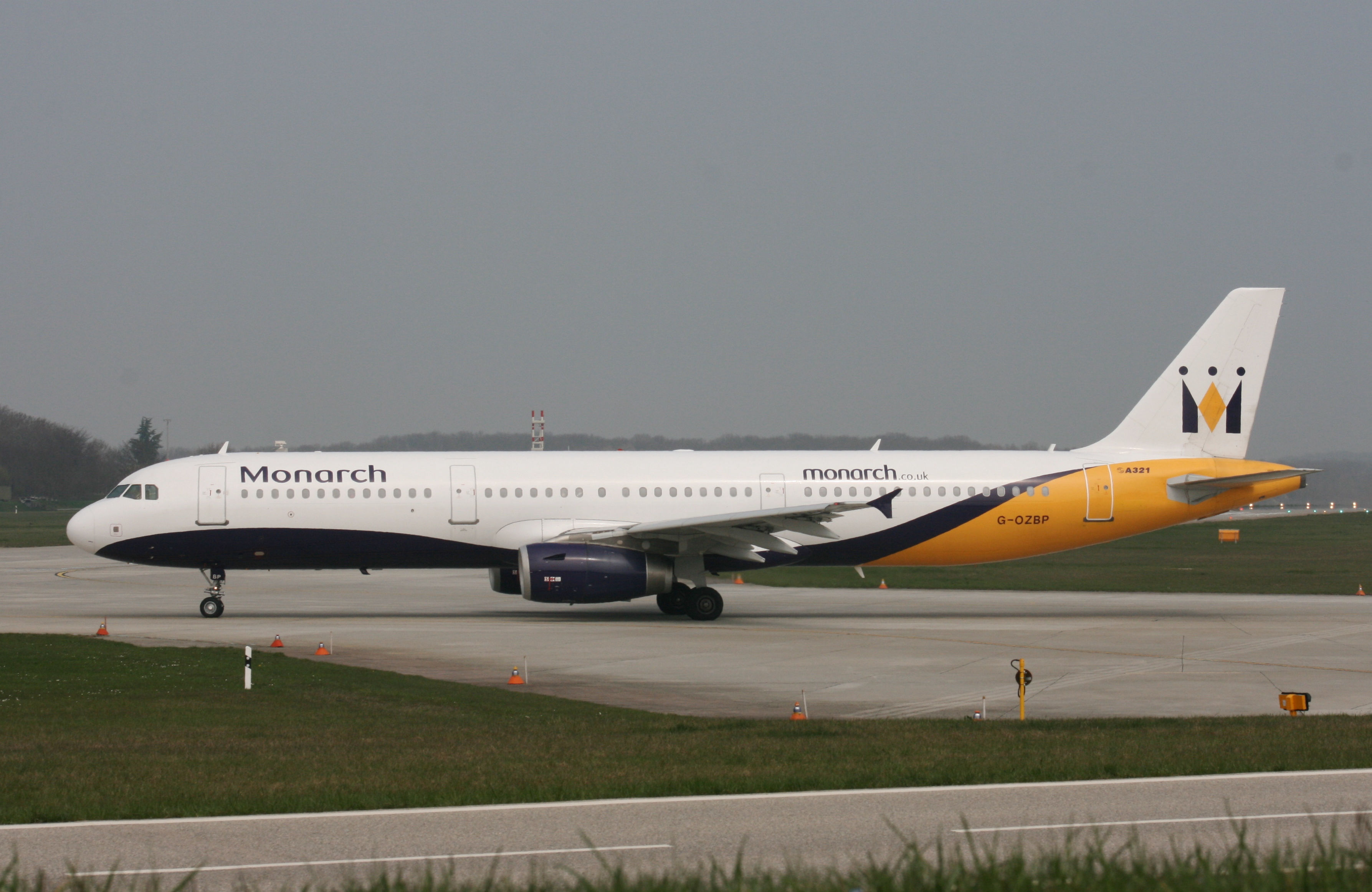 PH-AJU Douglas DC-2 G-OZBP A321-231 Monarch GVA 10.4.2010