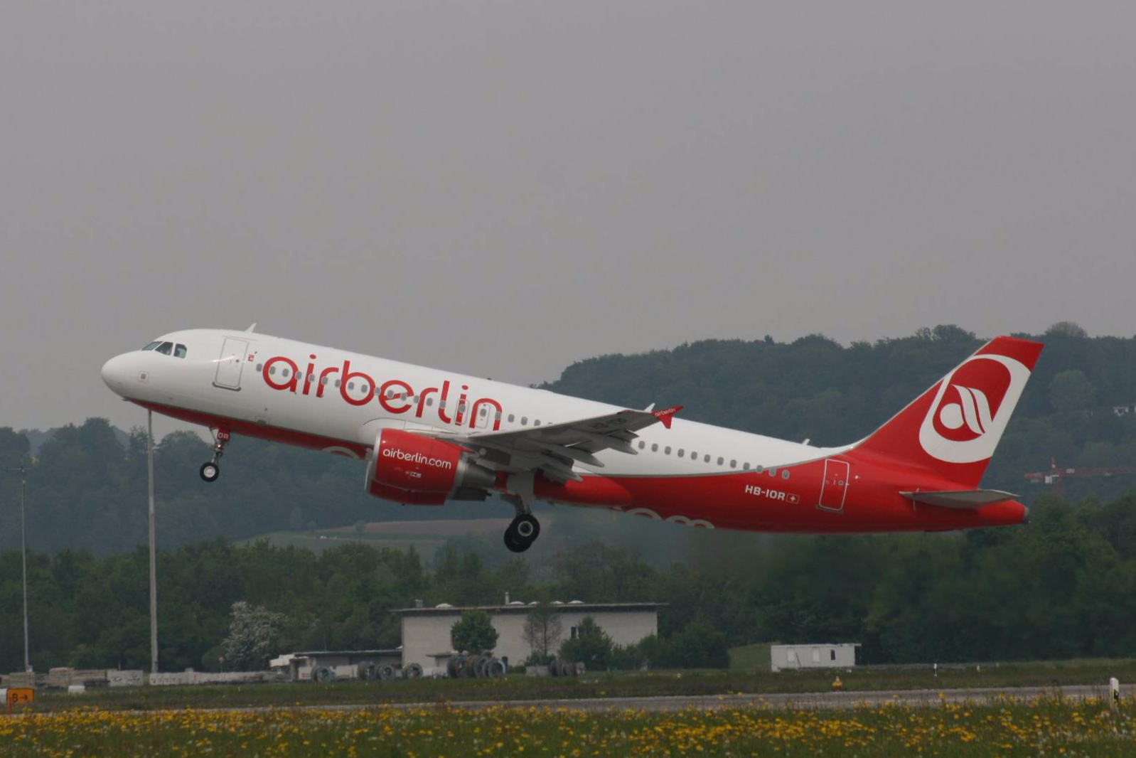 HB-IOR A320-214 Air Berlin