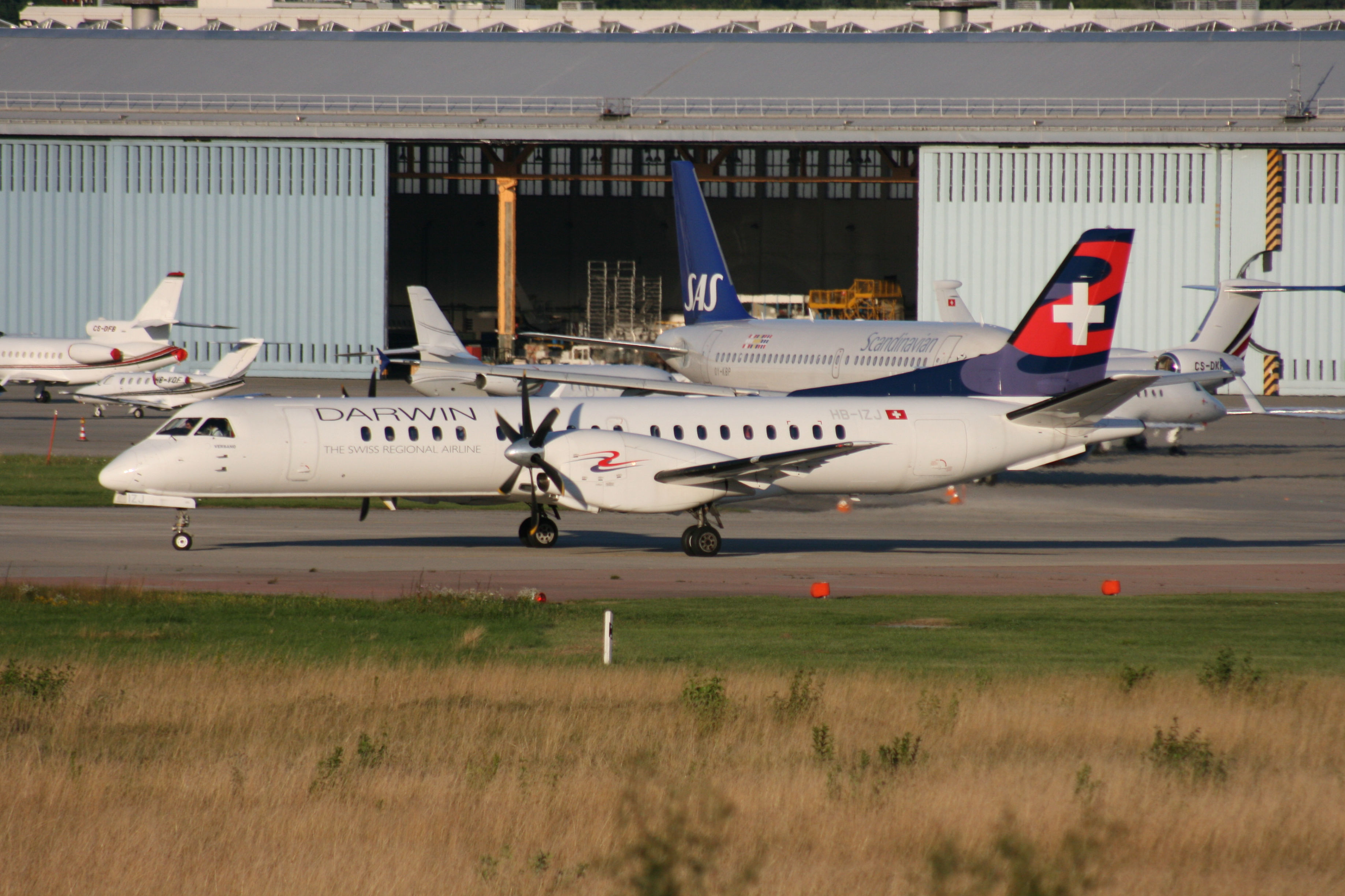 HB-IZJ DARWIN AL Saab 2000
