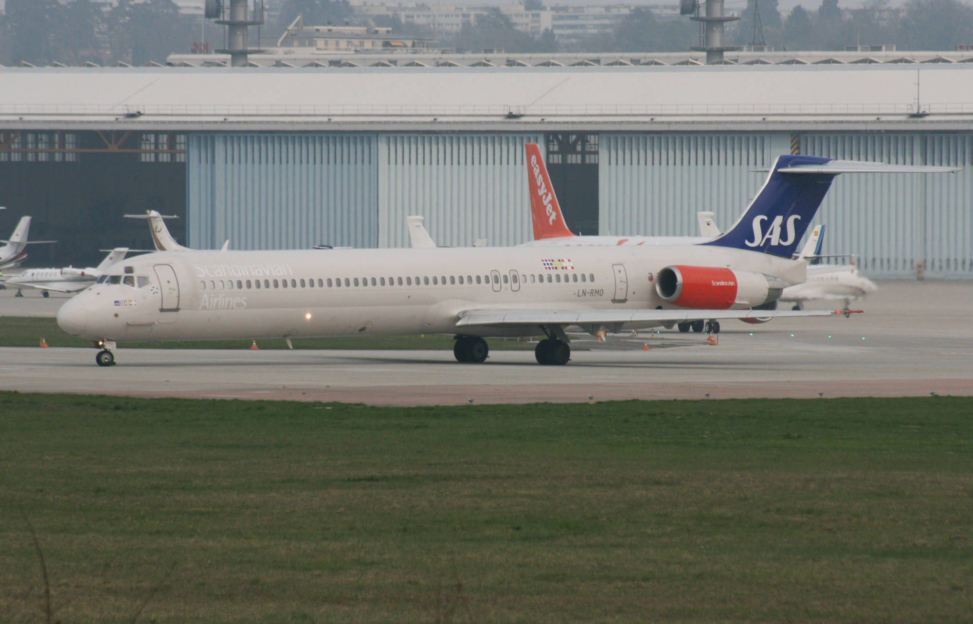 LN-RMO MDD MD-81 SAS GVA 10.04.2010
