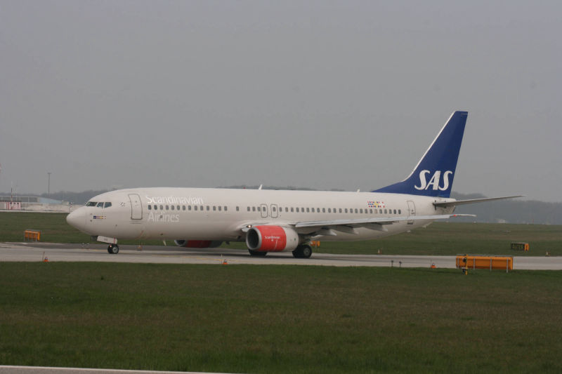 LN-RRK B737-883 SAS GVA 10.04.2010