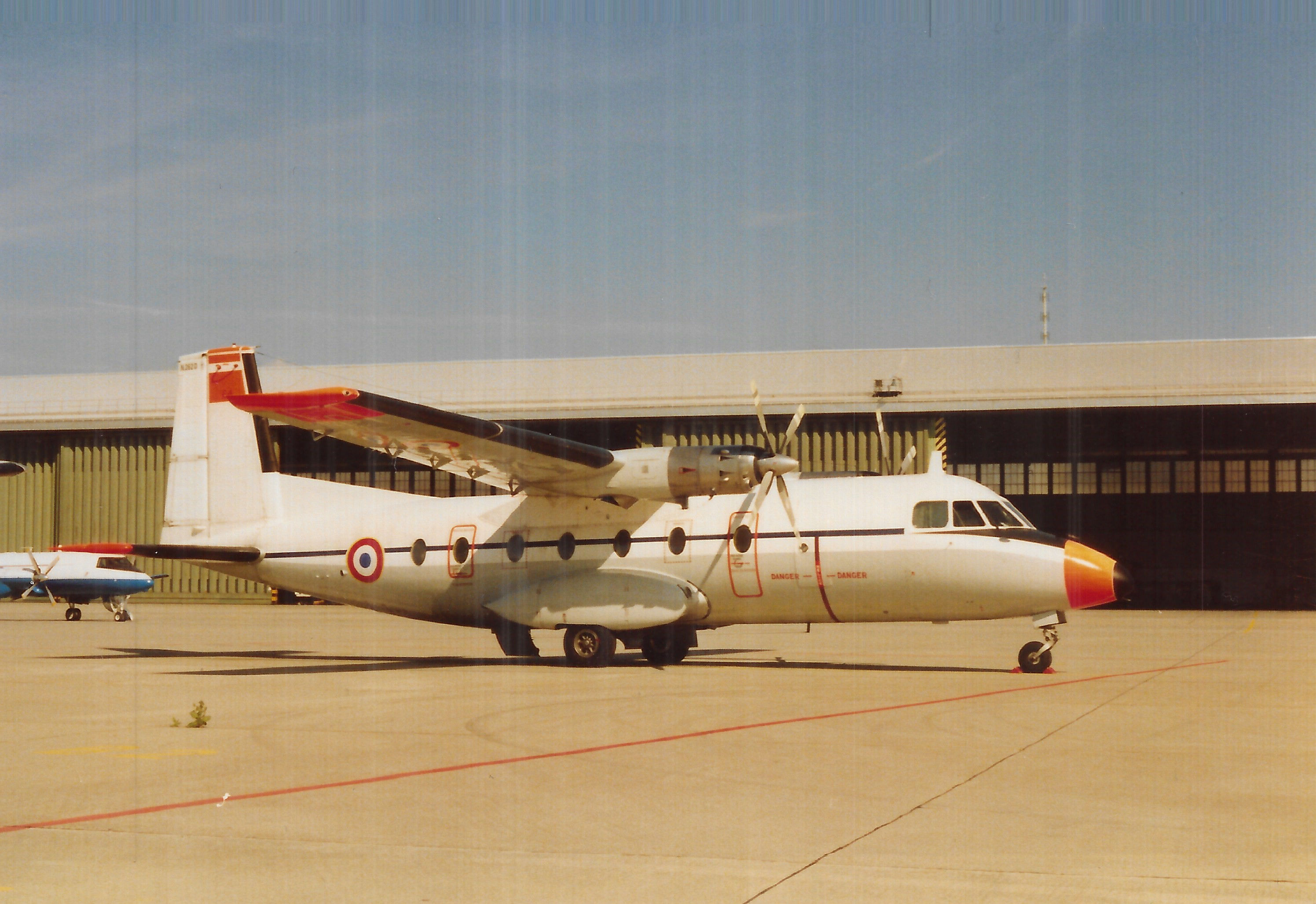PH-AJU Douglas DC-2 Nord Aviation N262 Armée de l'Air