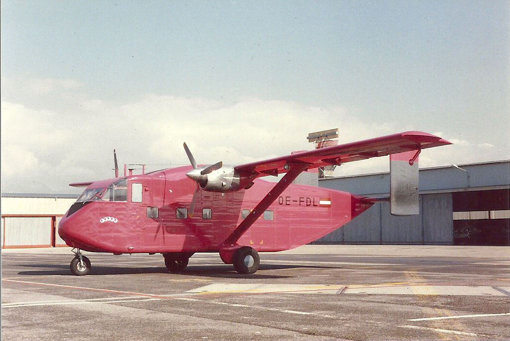 OE-FDL Short SC-7 Skyvan Pink Aviatio OE-FDL Short SC-7 Skyvan Pink Aviatio