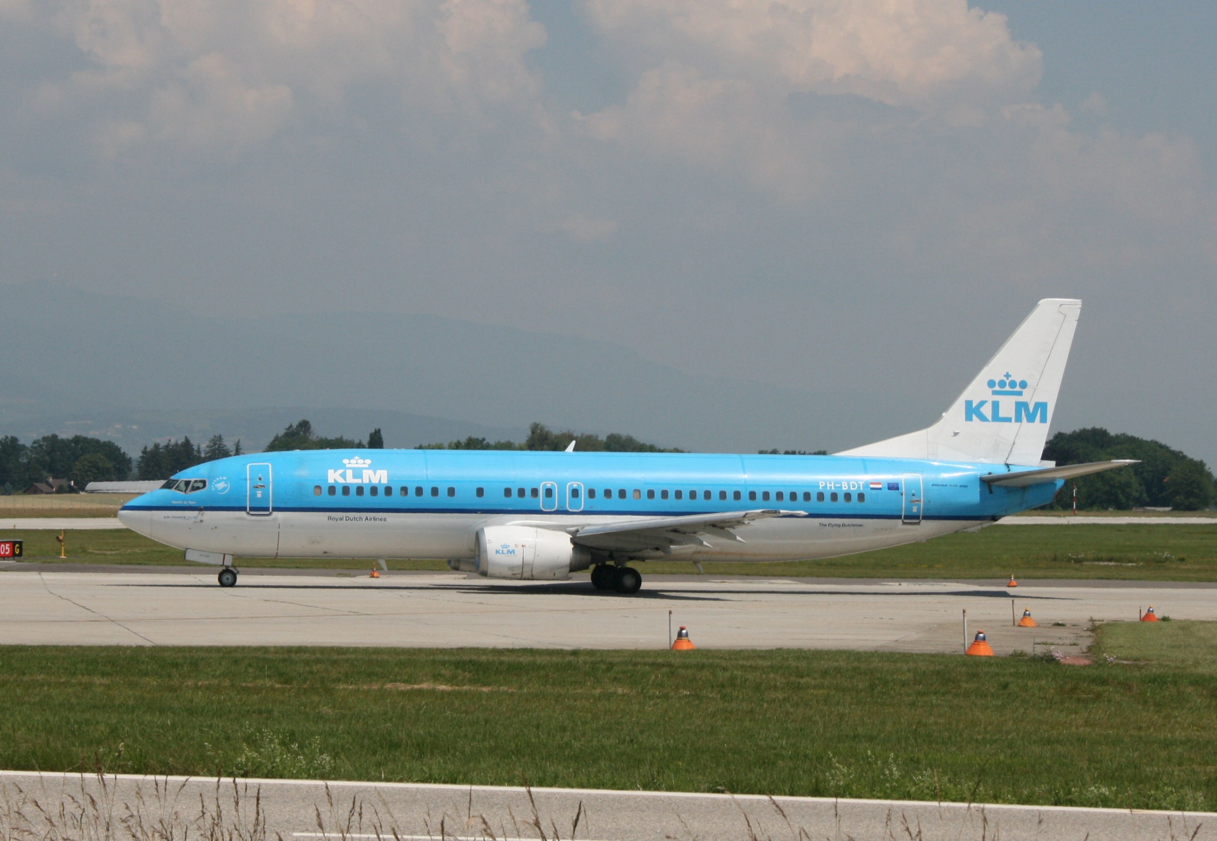 PH-AJU Douglas DC-2 PH-BDT B.737-406 KLM GVA 27.6.2010
