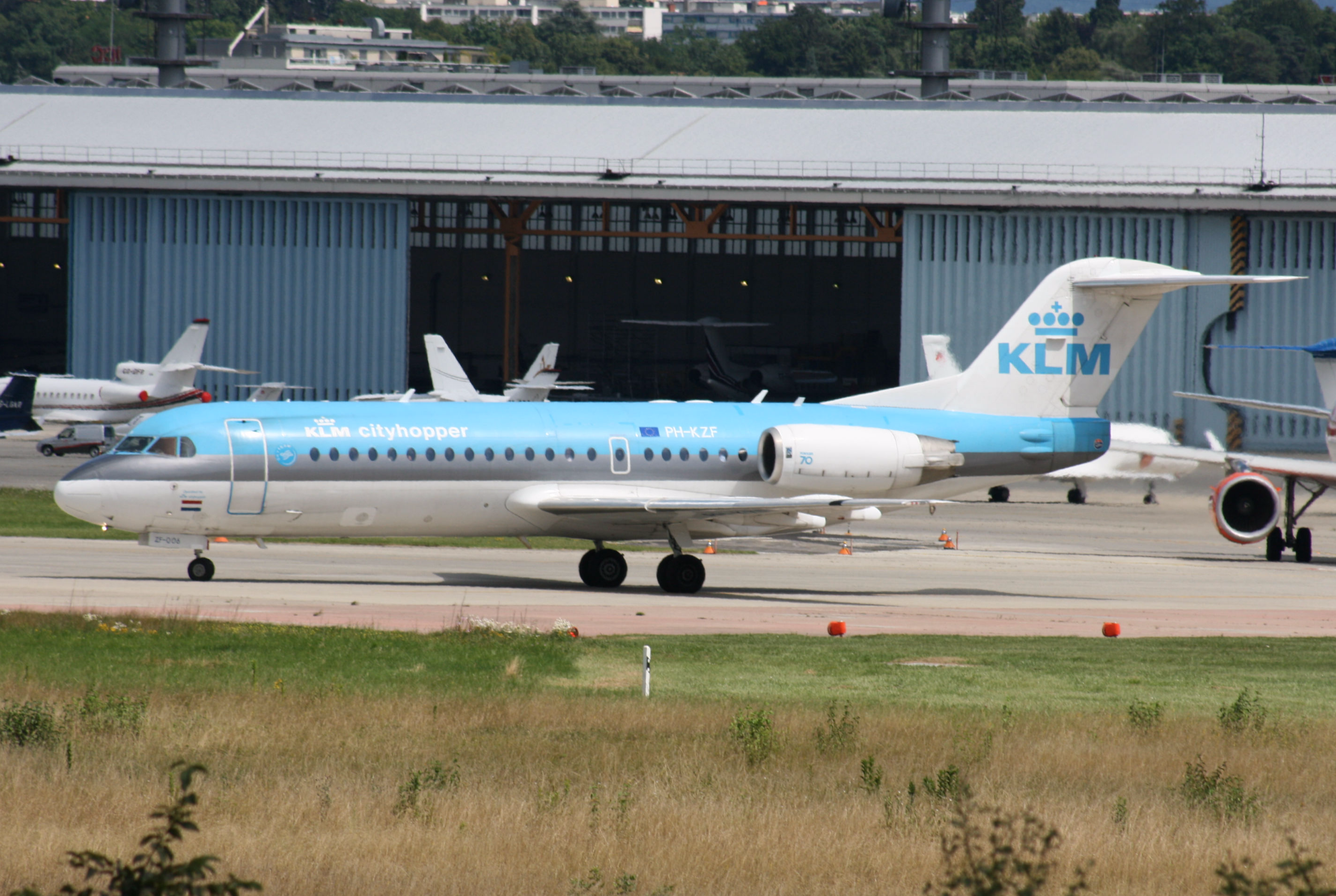 PH-KZF KLM Fokker 70  PH-KZF KLM Fokker 70