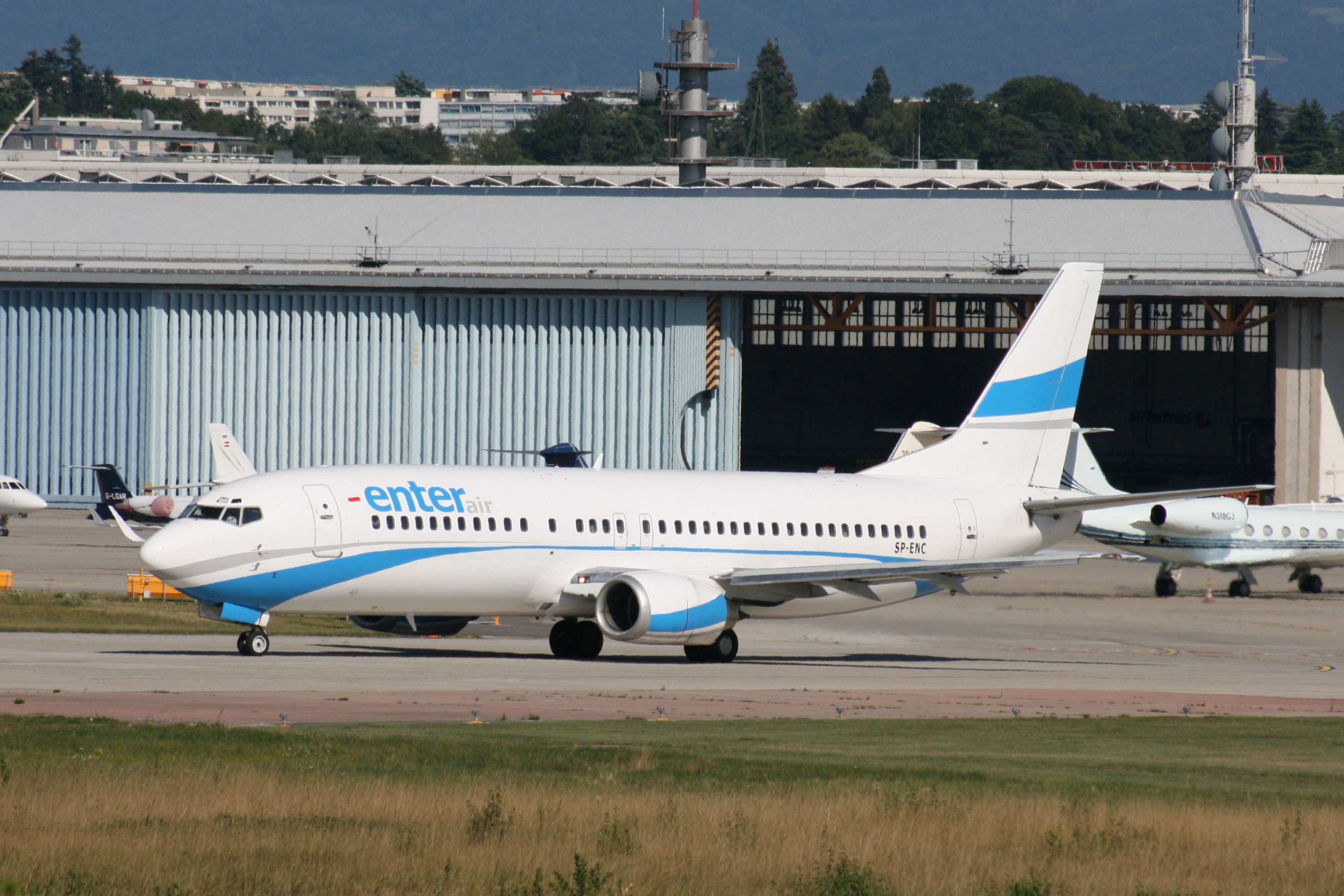 PH-AJU Douglas DC-2 SP-ENC B.737-4Q8 Enterair GVA 8.2010
