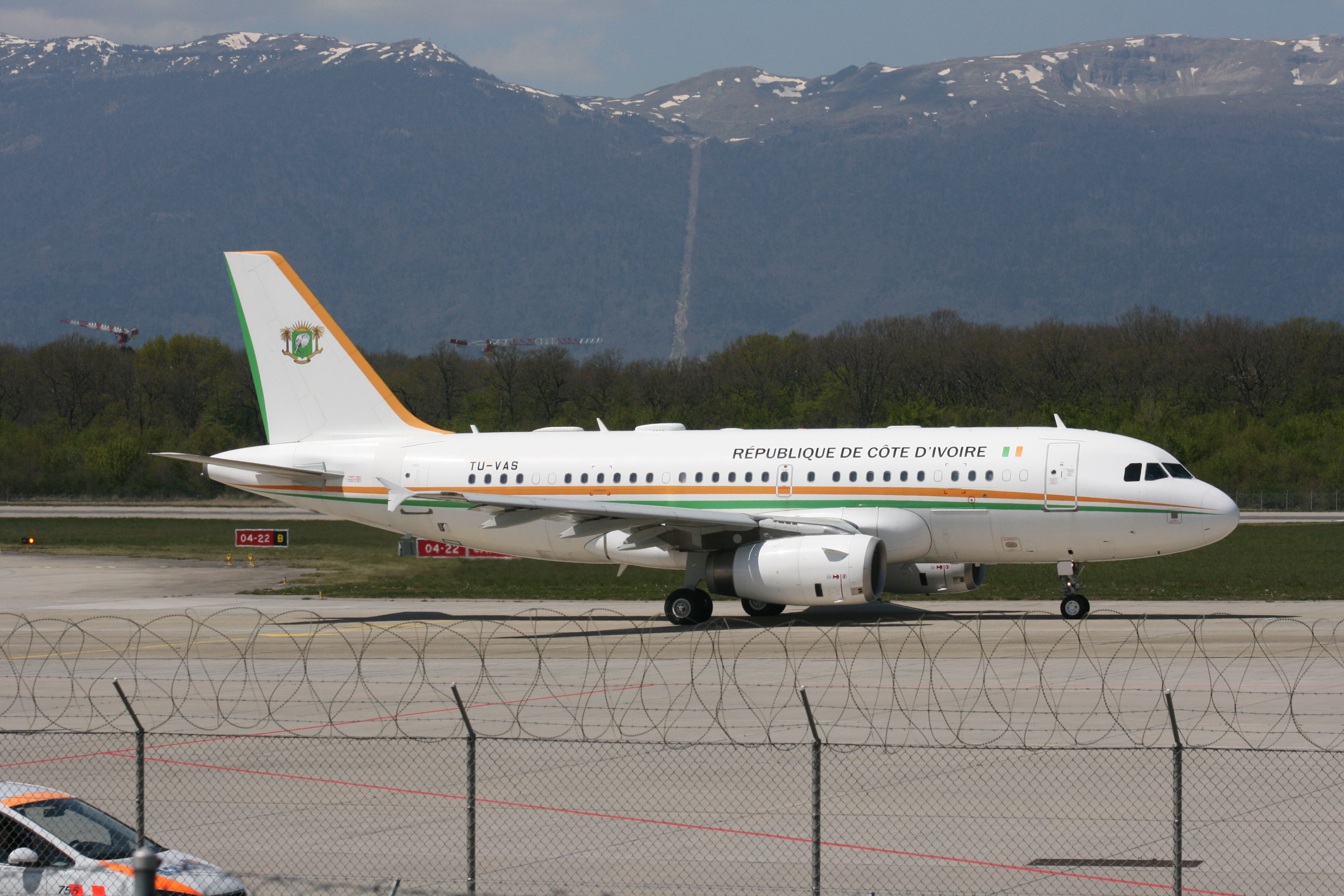 PH-AJU Douglas DC-2 TU-VAS A.319-100 Rep. Cote d_ivoire GVA 24.4.2021