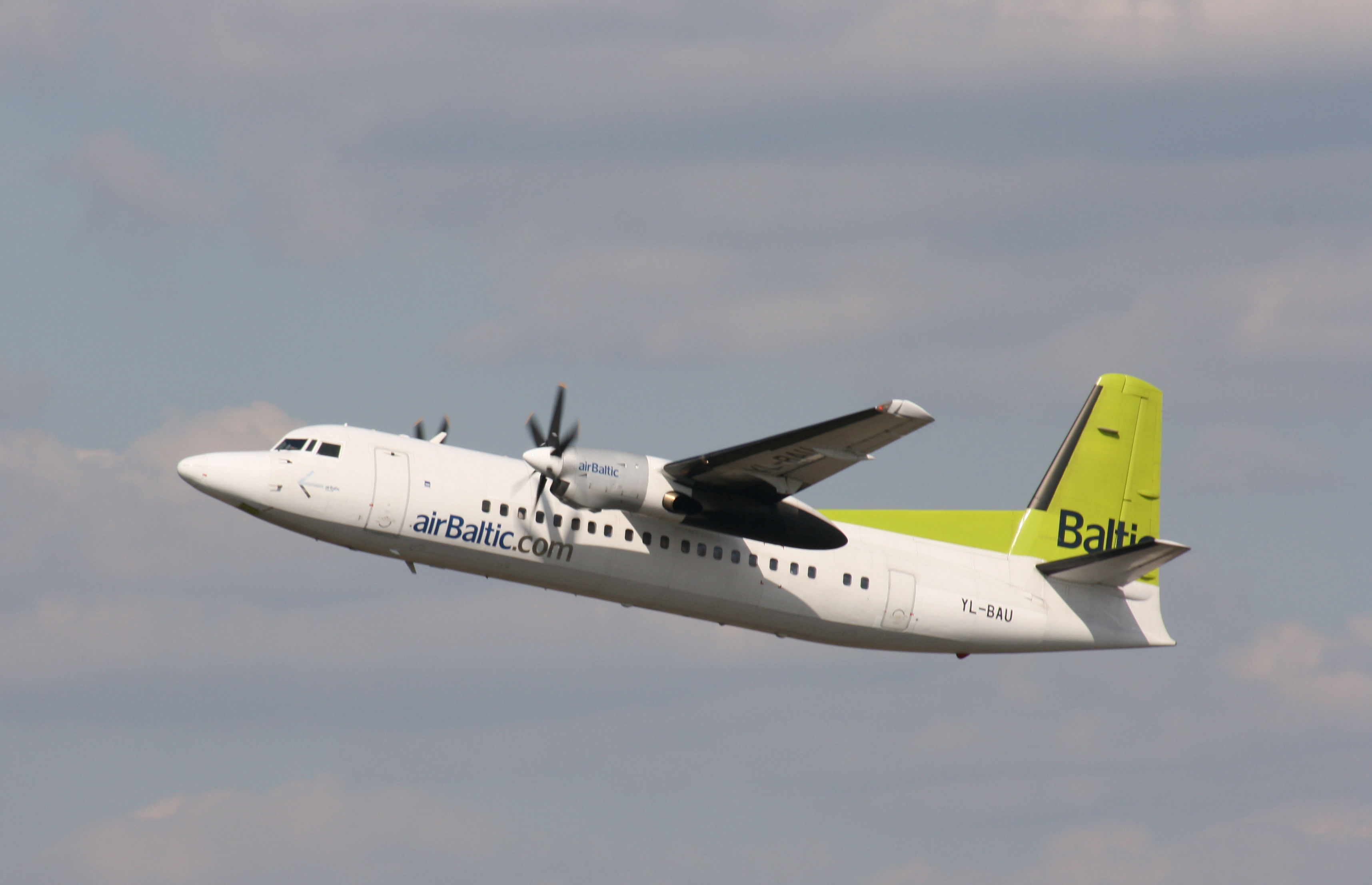 YL-BAU Fokker F.50 airBaltic ZRH 2.4.2010